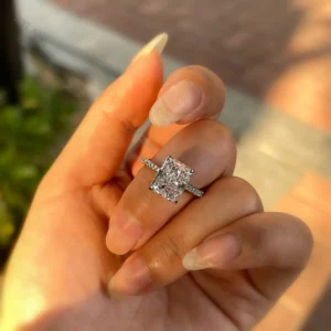 Material 925 silver wiht 8A Zircon stone